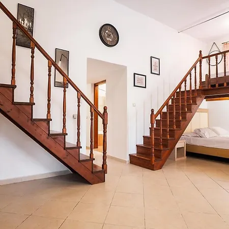 Villa Nikolaos *